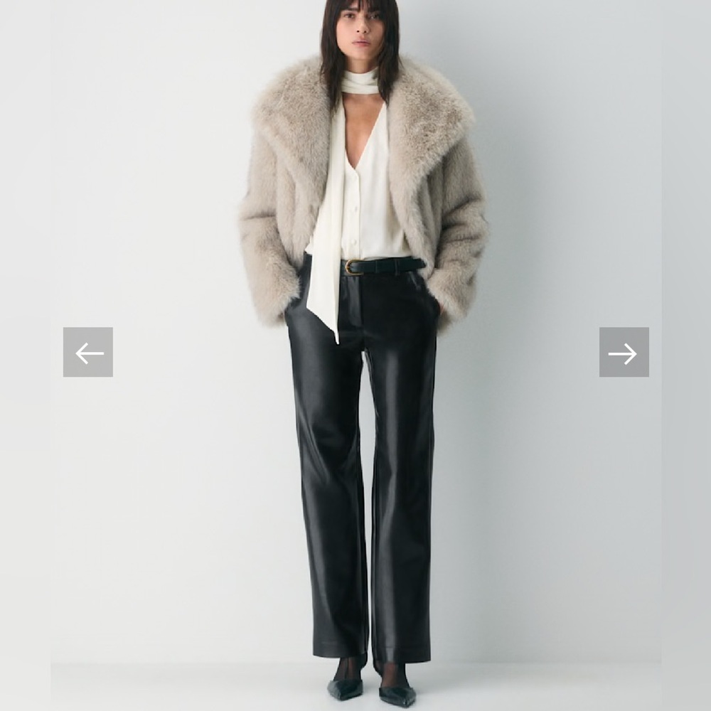 Wilfred Faux Leather Straight Leg Pants Y2K Minimalist Size 6 Black Chic Grunge